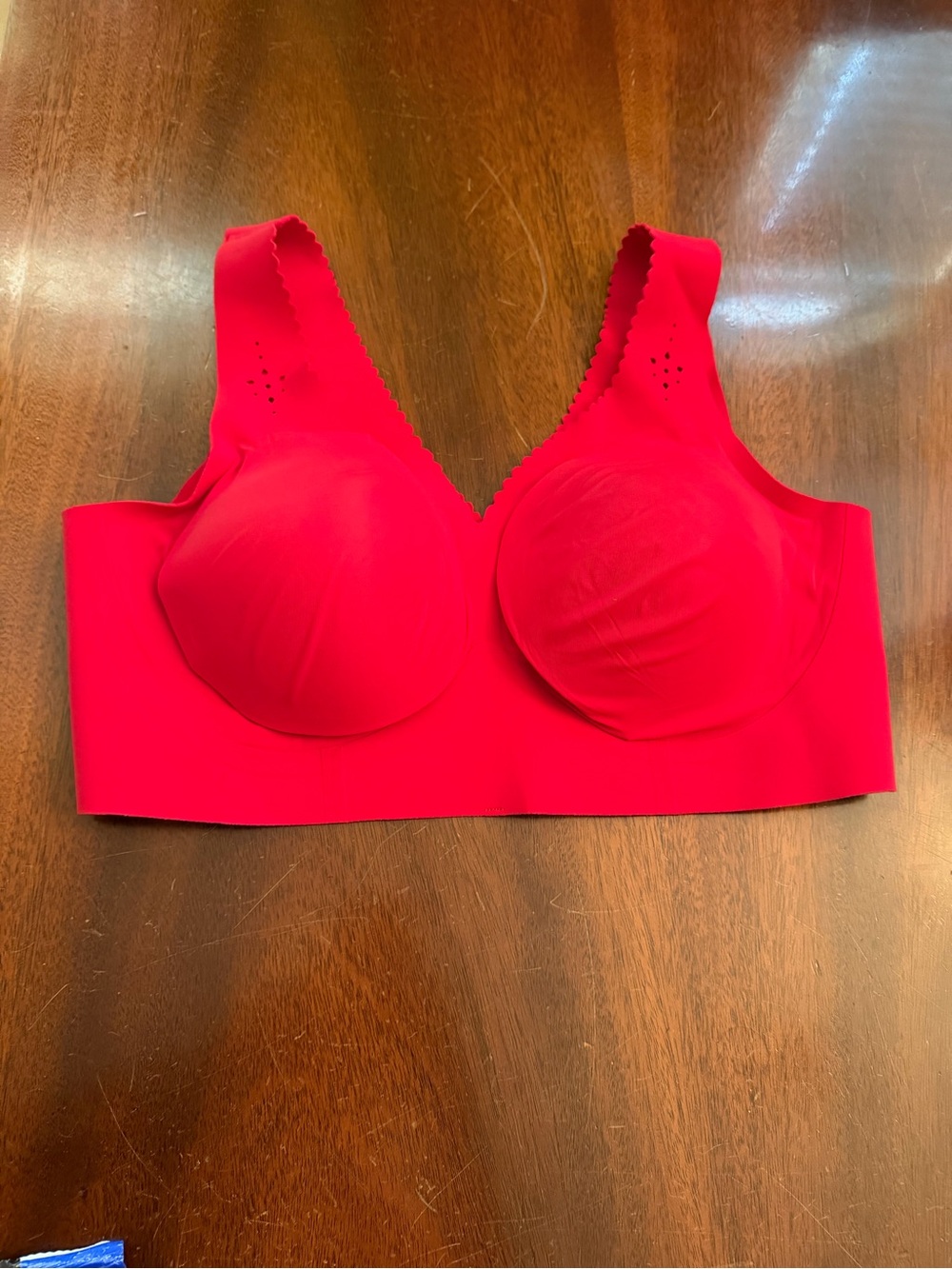 Like New The Evelyn Bra Wireless Smooth Bright Red With No Hooks Just Pull Over
